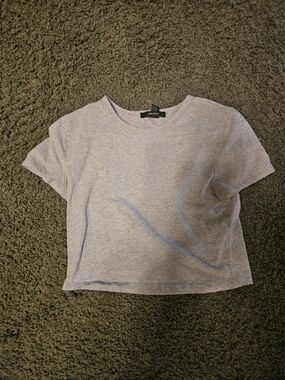 Forever 21 Light Gray Cropped Tee